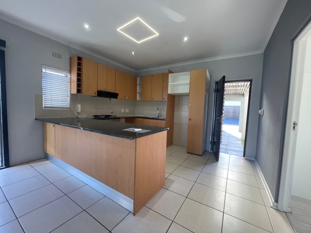 House to rent in Plattekloof - 1PLA1747374