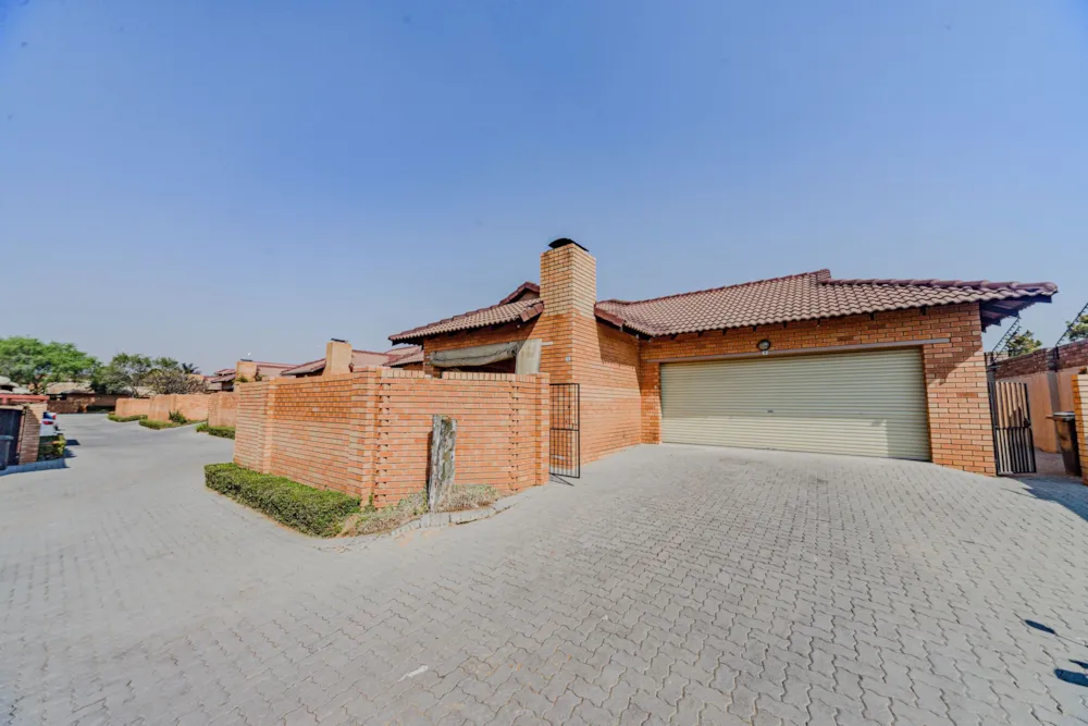 Townhouse to rent in Paramount Estate - PTL1746658 Townhouse to rent in Paramount Estate - PTL1746658