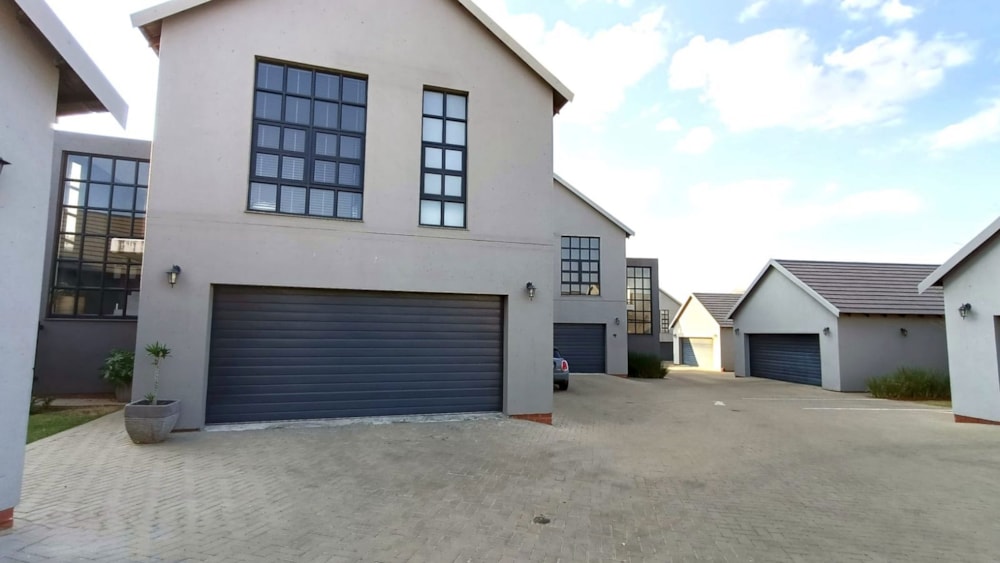 Townhouse to rent in Woodland Hills Bergendal - 1BX1744548