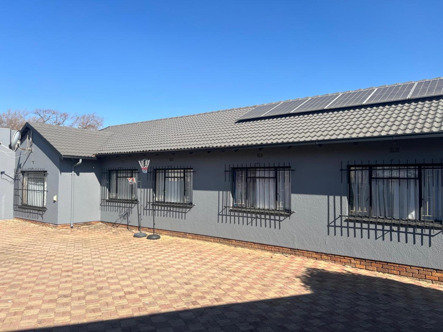 House for sale in Brackendowns - 1GV1747397