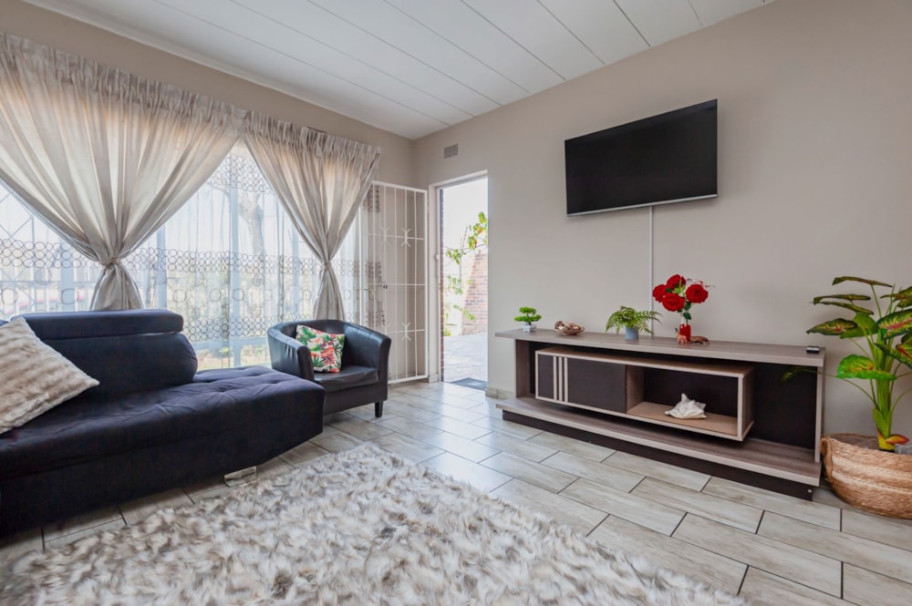 Apartment for sale in New Redruth - 1GV1745565 Apartment for sale in New Redruth - 1GV1745565