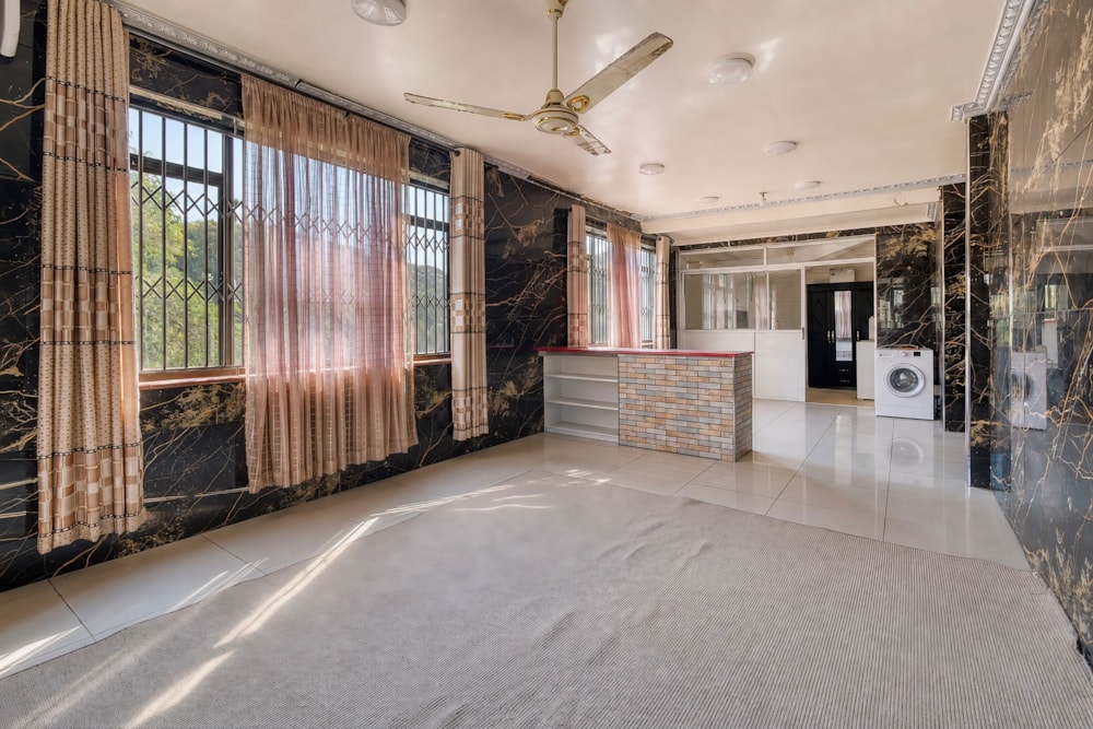Apartment for sale in Athlone Park - 1WB1746461 Apartment for sale in Athlone Park - 1WB1746461