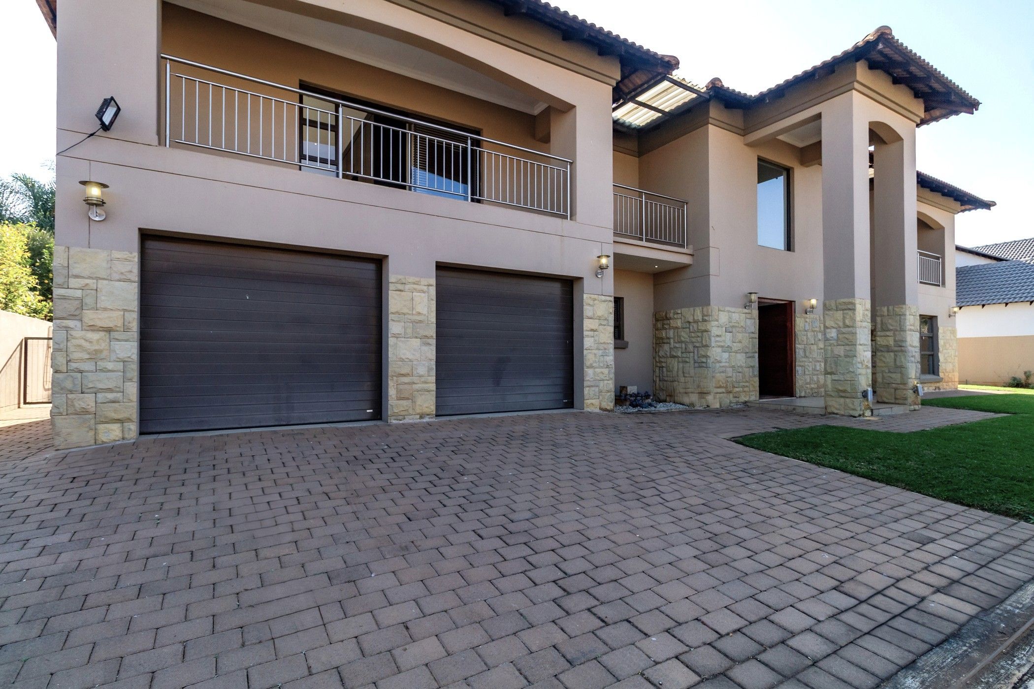 Security estate home for sale in Melodie - 1HR1744504