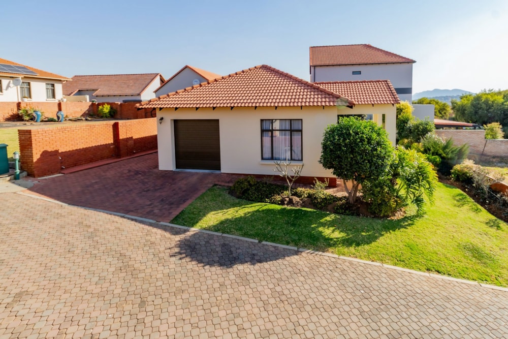 Security estate home for sale in Xanadu - 1HR1748953 Security estate home for sale in Xanadu - 1HR1748953
