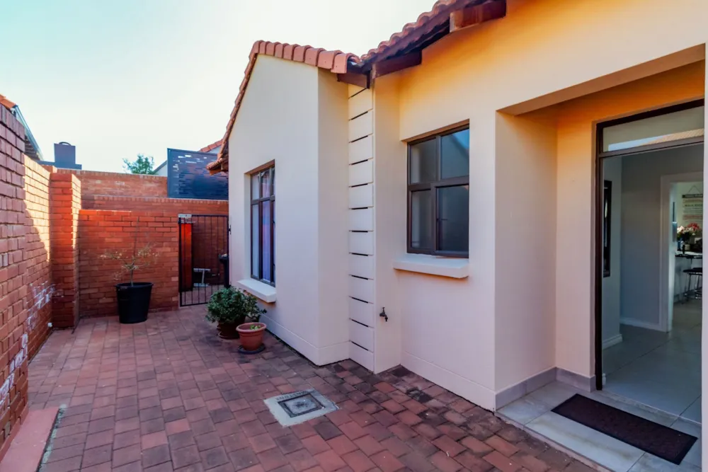 Security estate home for sale in Xanadu - 1HR1748953 Security estate home for sale in Xanadu - 1HR1748953