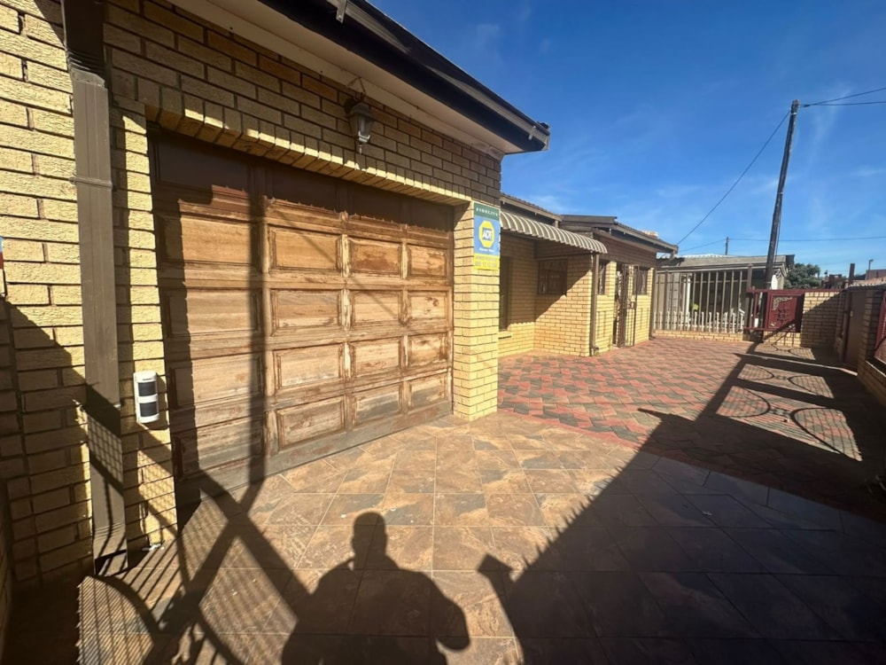 House for sale in Rocklands, Kagisanong - 1BX1746291 House for sale in Rocklands, Kagisanong - 1BX1746291
