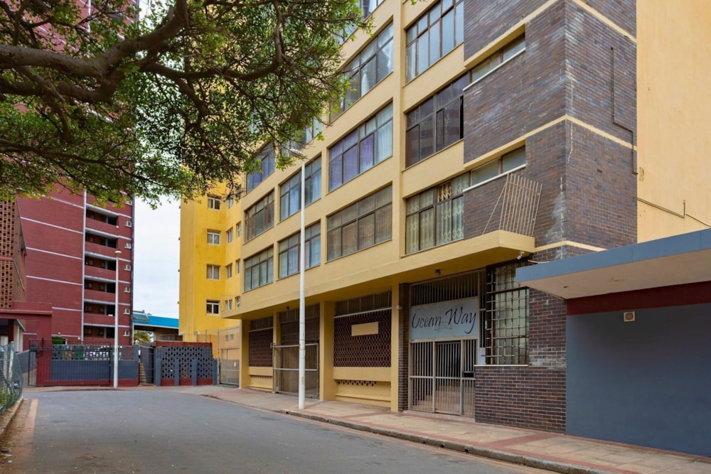 Bachelor apartment for sale in South Beach Durban - 1DBN1745627