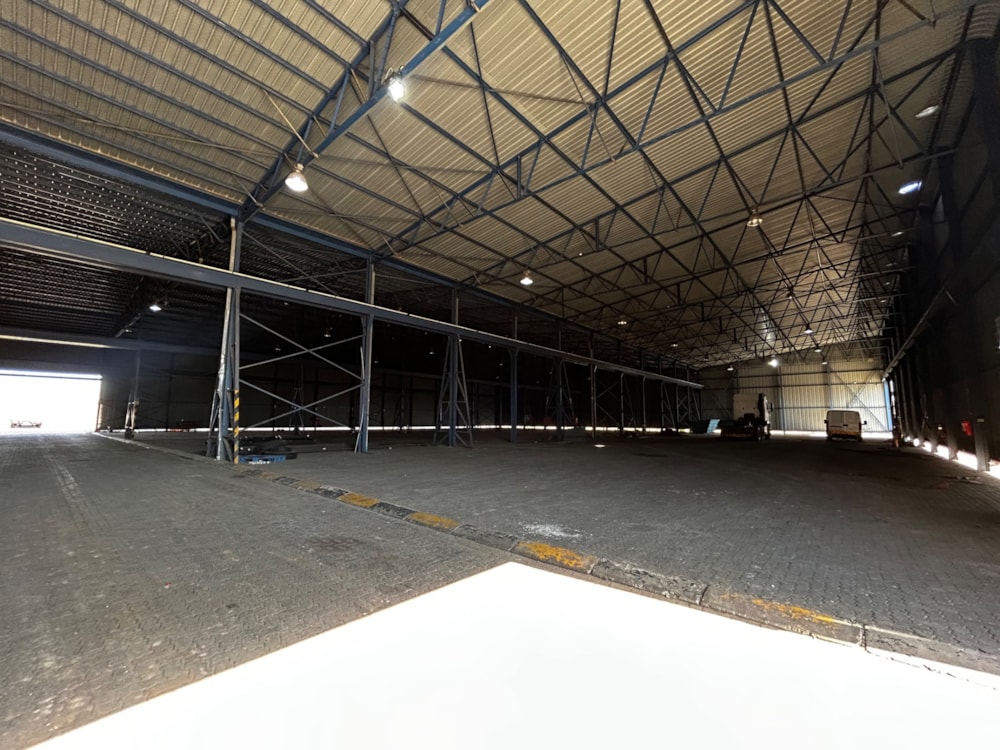 Commercial industrial property to rent in Kimdustria - 1KJ1746788