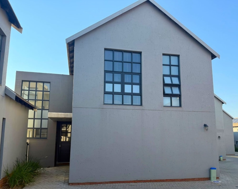 Townhouse for sale in Woodland Hills Bergendal - 1BX1747369