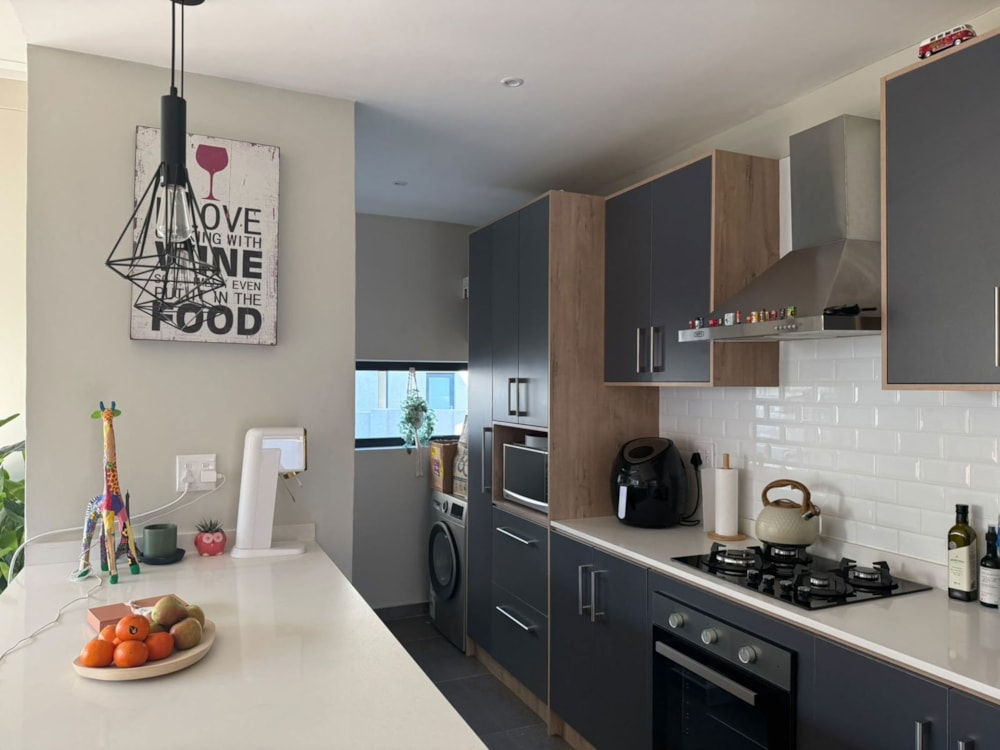 Townhouse for sale in Woodland Hills Bergendal - 1BX1747369