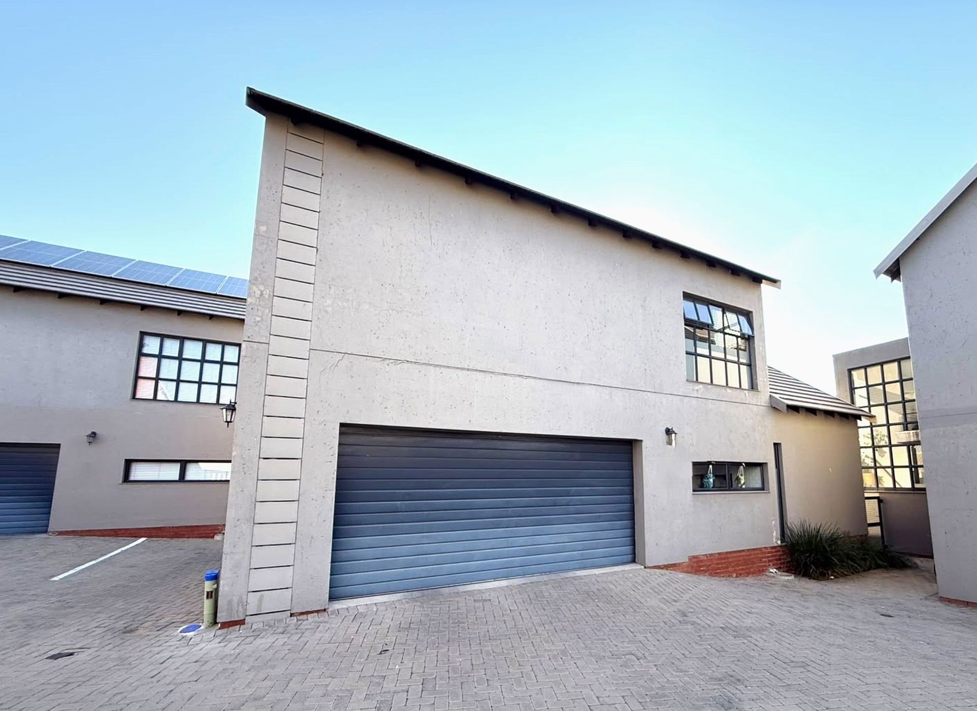 Townhouse for sale in Woodland Hills Bergendal - 1BX1747369