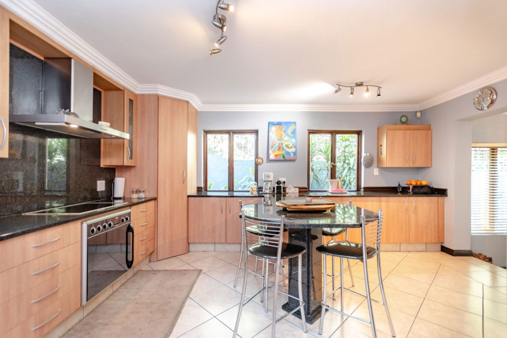 Double-storey cluster for sale in Sundowner - RAN1744388 Double-storey cluster for sale in Sundowner - RAN1744388