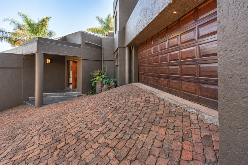 House for sale in Waterkloof Ridge - PT1745962 House for sale in Waterkloof Ridge - PT1745962