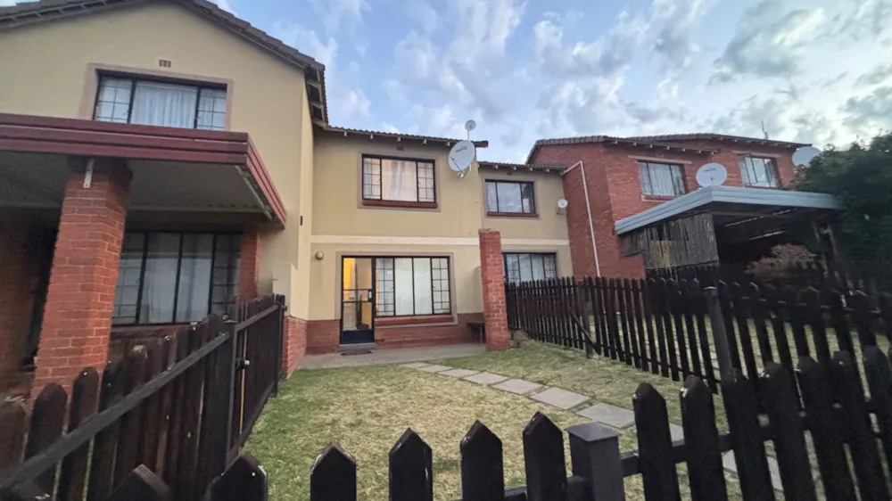 Apartment for sale in Hillside, Bloemfontein - 1BX1747554
