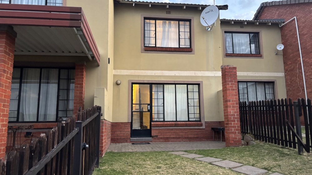 Apartment for sale in Hillside, Bloemfontein - 1BX1747554
