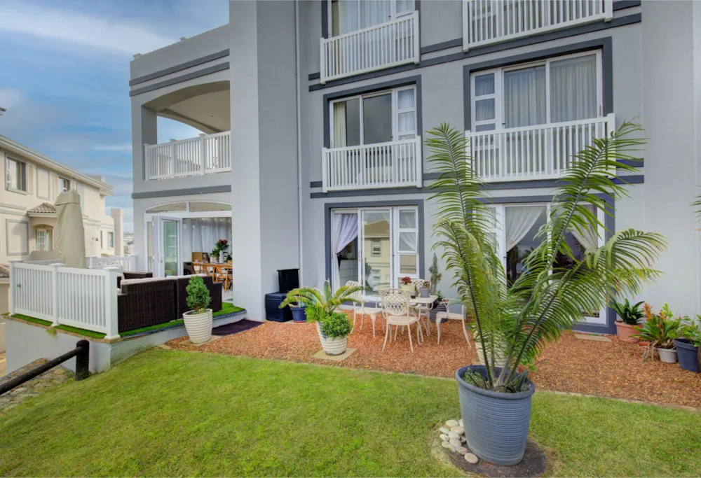 Apartment for sale in Pinnacle Point Golf Estate - 1MB1747270