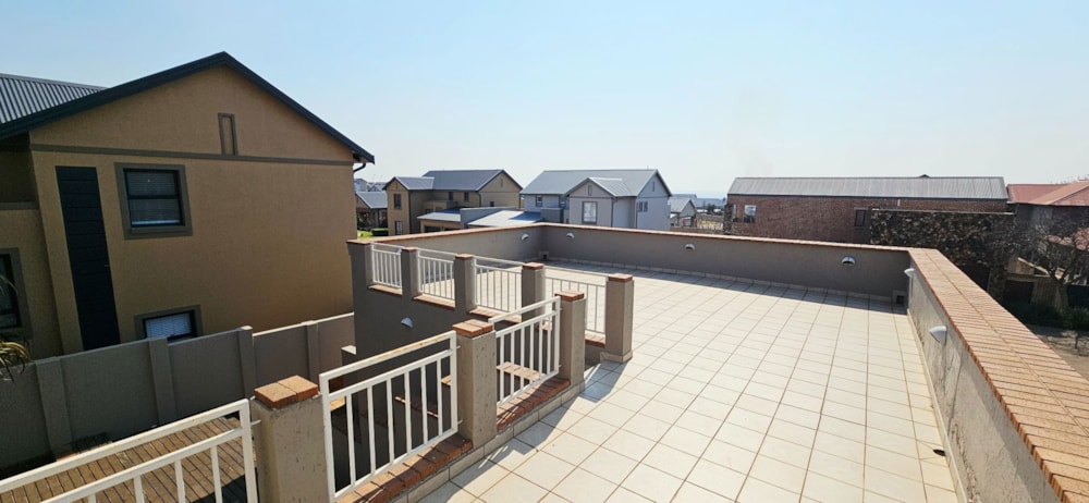 Double-storey house for sale in Heritage Hill Estates - CN1746735
