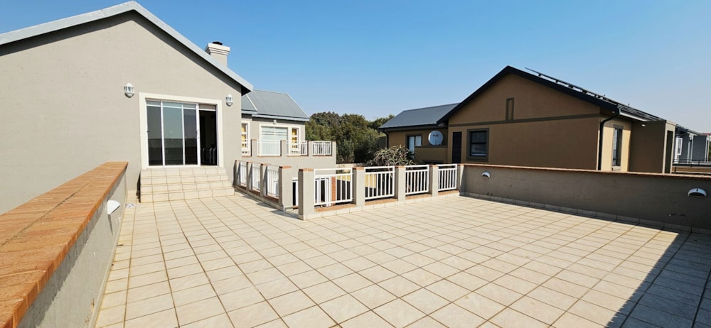 Double-storey house for sale in Heritage Hill Estates - CN1746735