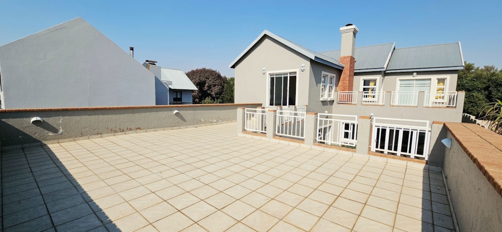 Double-storey house for sale in Heritage Hill Estates - CN1746735