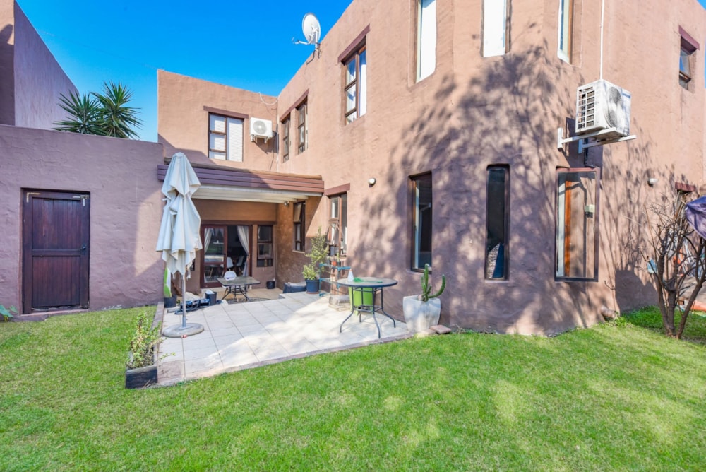 Apartment for sale in North Riding - FW1747433