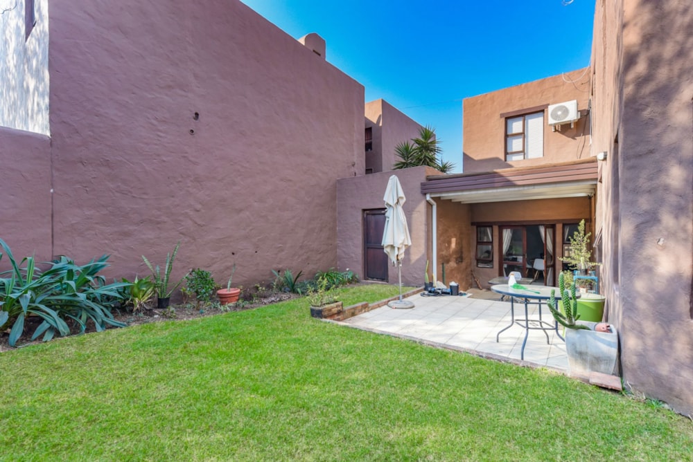 Apartment for sale in North Riding - FW1747433