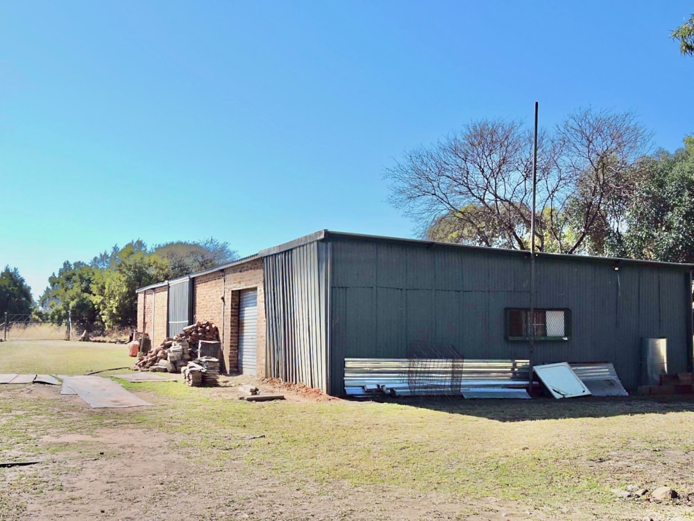 Mixed use farm for sale in Swartruggens - 1RU1577097 Mixed use farm for sale in Swartruggens - 1RU1577097