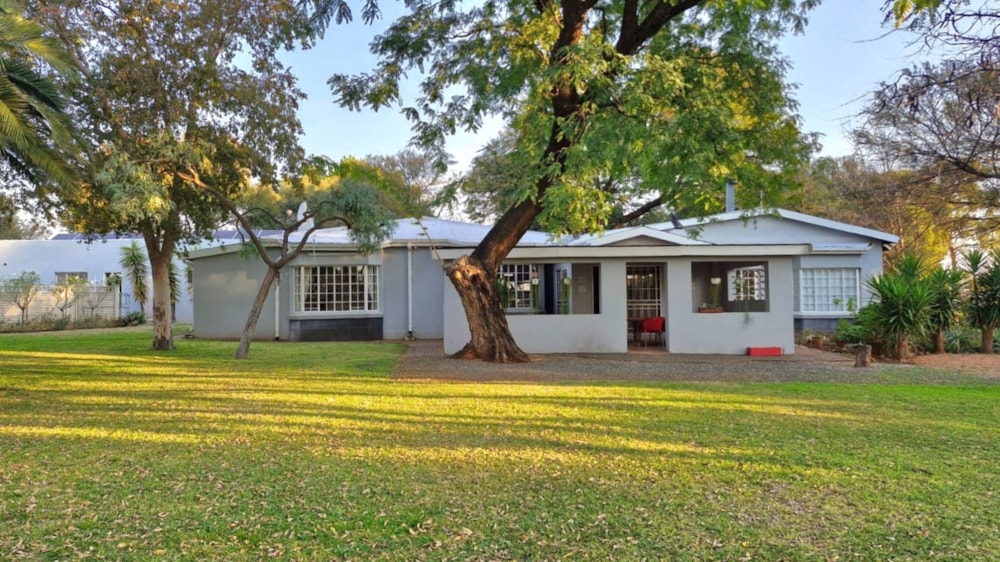 Smallholding for sale in Bains Vlei - 1BX1746968