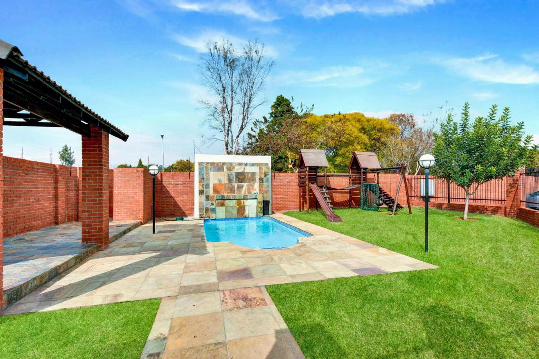 Apartment for sale in North Riding - FW1745759