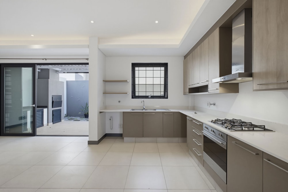 Townhouse to rent in Bryanston - JBL1739302 Townhouse to rent in Bryanston - JBL1739302