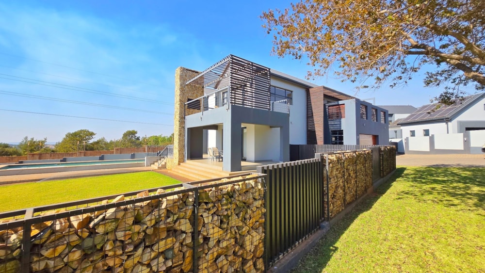 Double-storey house for sale in The Hills - PT1746652 Double-storey house for sale in The Hills - PT1746652