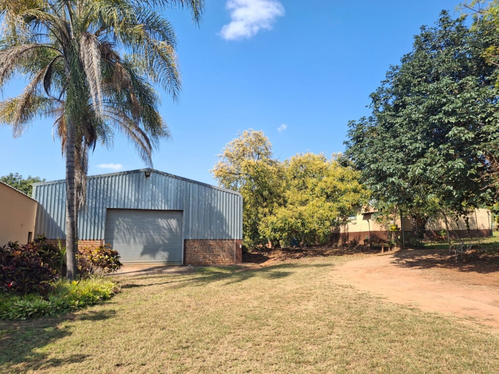 Fruit farm for sale in Lushof A H - 1TA1692353 Fruit farm for sale in Lushof A H - 1TA1692353