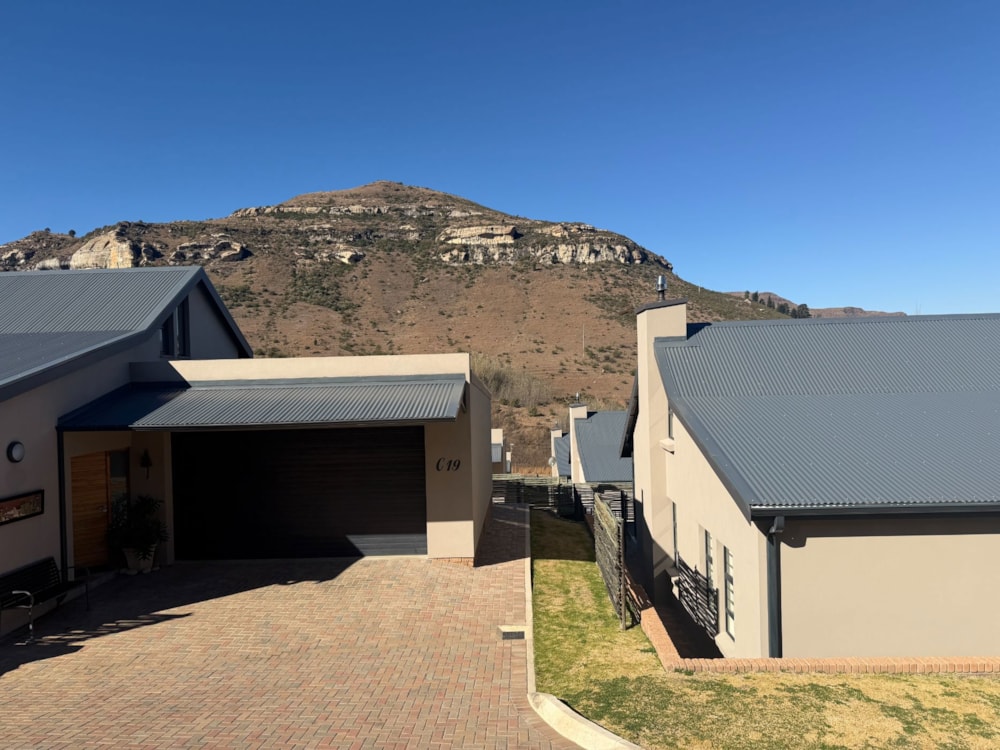Townhouse for sale in Clarens - 1CS1694701