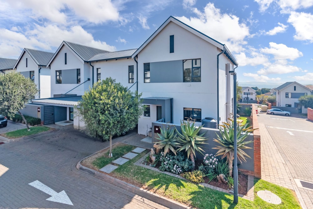 Townhouse for sale in Pinehaven - 1KR1746202