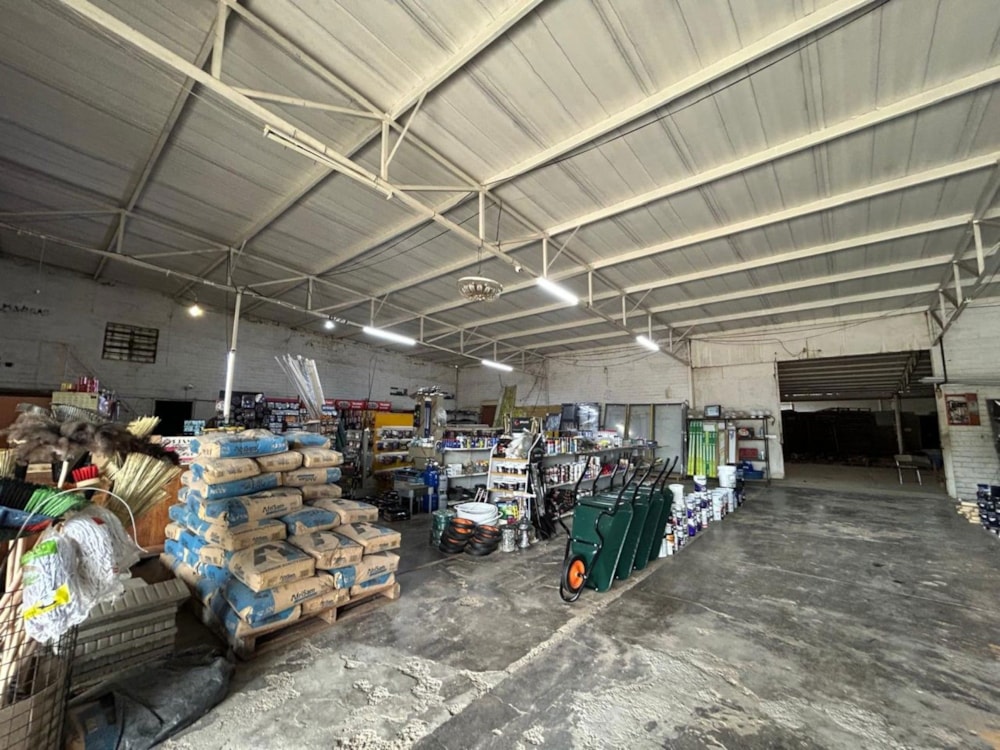 Commercial Building for sale in Barkly West - 1KJ1744693 Commercial Building for sale in Barkly West - 1KJ1744693