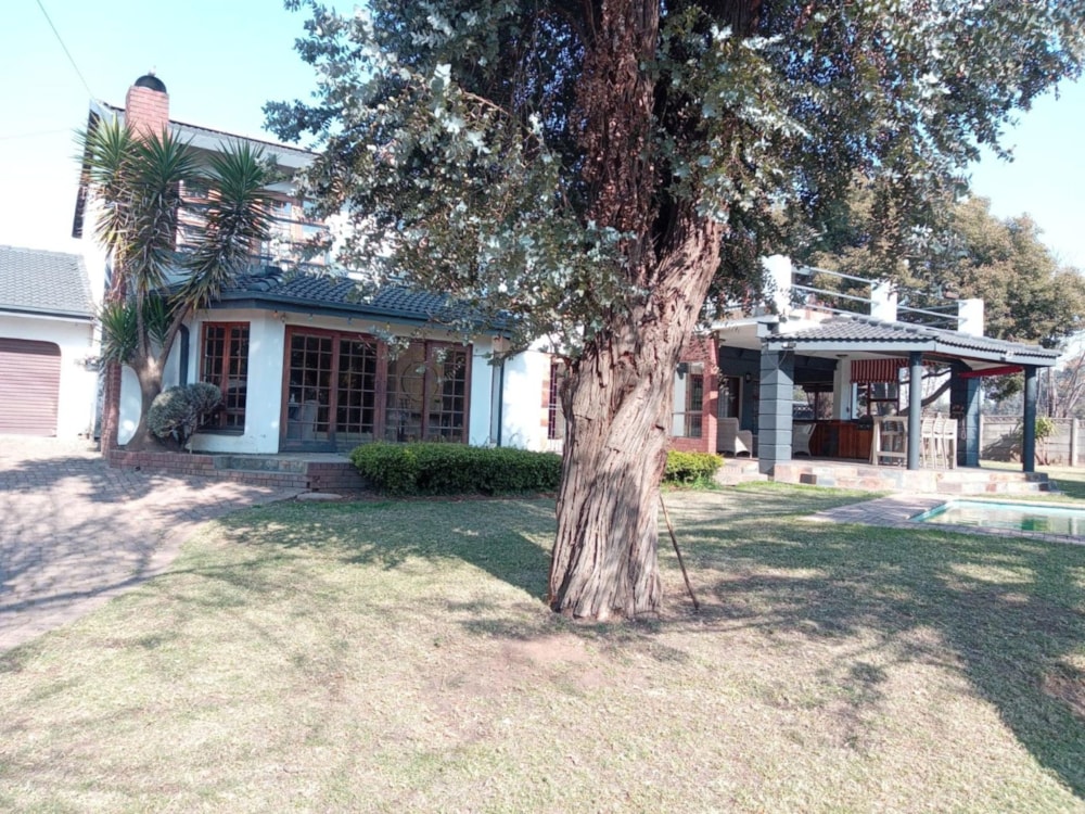 Double-storey house to rent in Witbank (eMalahleni) - 1WD1745303 Double-storey house to rent in Witbank (eMalahleni) - 1WD1745303