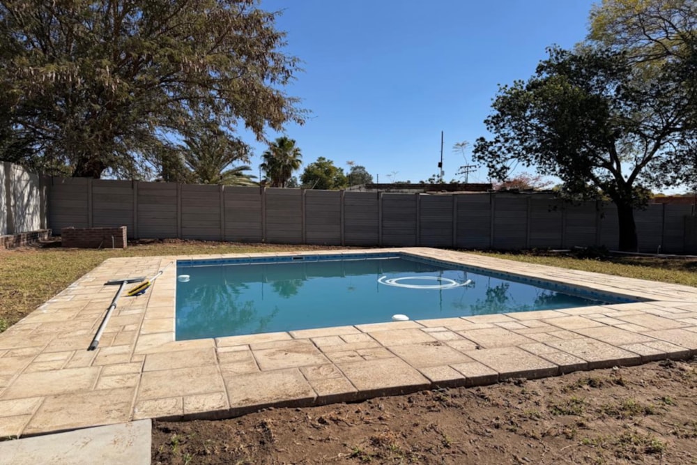 Townhouse for sale in Four Winds, Bulawayo, Zimbabwe - 3ZB1720982 Townhouse for sale in Four Winds, Bulawayo, Zimbabwe - 3ZB1720982