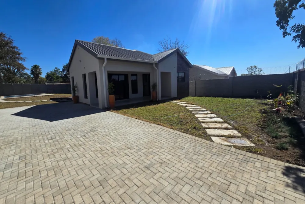 Townhouse for sale in Four Winds, Bulawayo, Zimbabwe - 3ZB1720982 Townhouse for sale in Four Winds, Bulawayo, Zimbabwe - 3ZB1720982