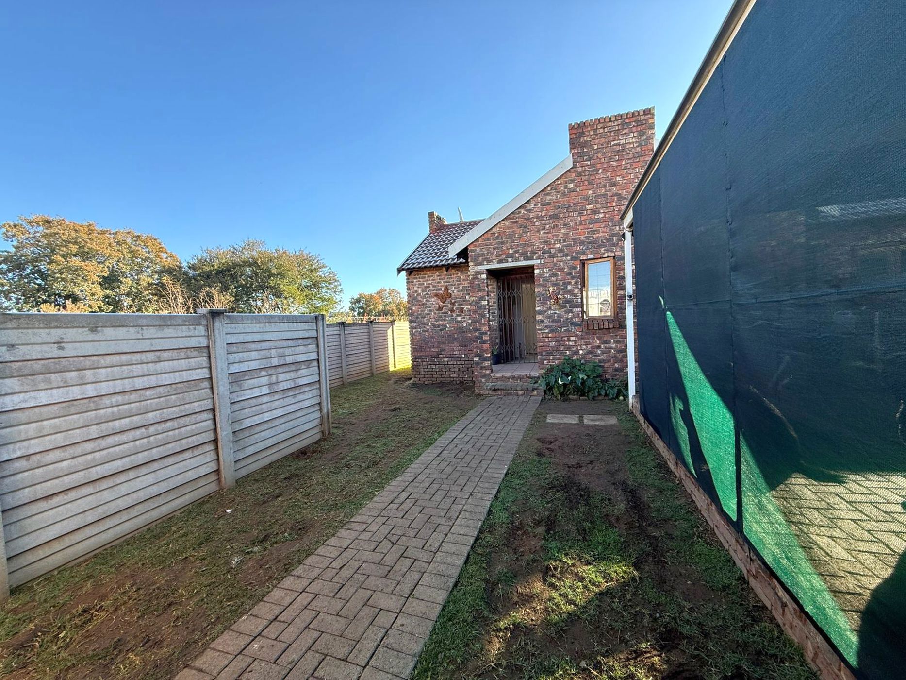 Townhouse to rent in Langenhovenpark - 1BX1744944