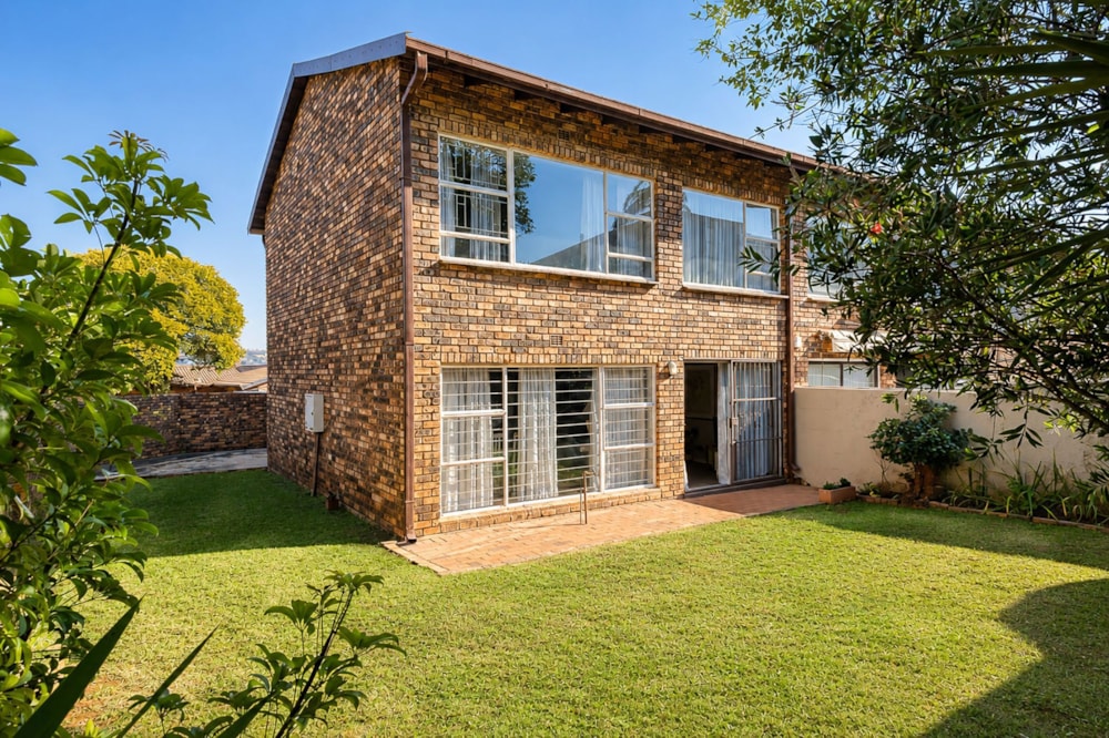 Townhouse for sale in Roodekrans - RAN1745491 Townhouse for sale in Roodekrans - RAN1745491