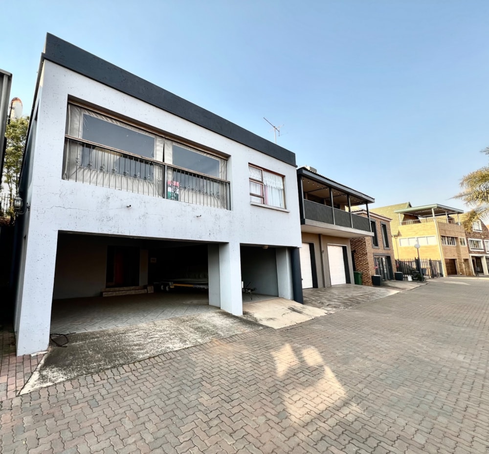 Security estate home for sale in Bronkhorstbaai - PRN1746962 Security estate home for sale in Bronkhorstbaai - PRN1746962
