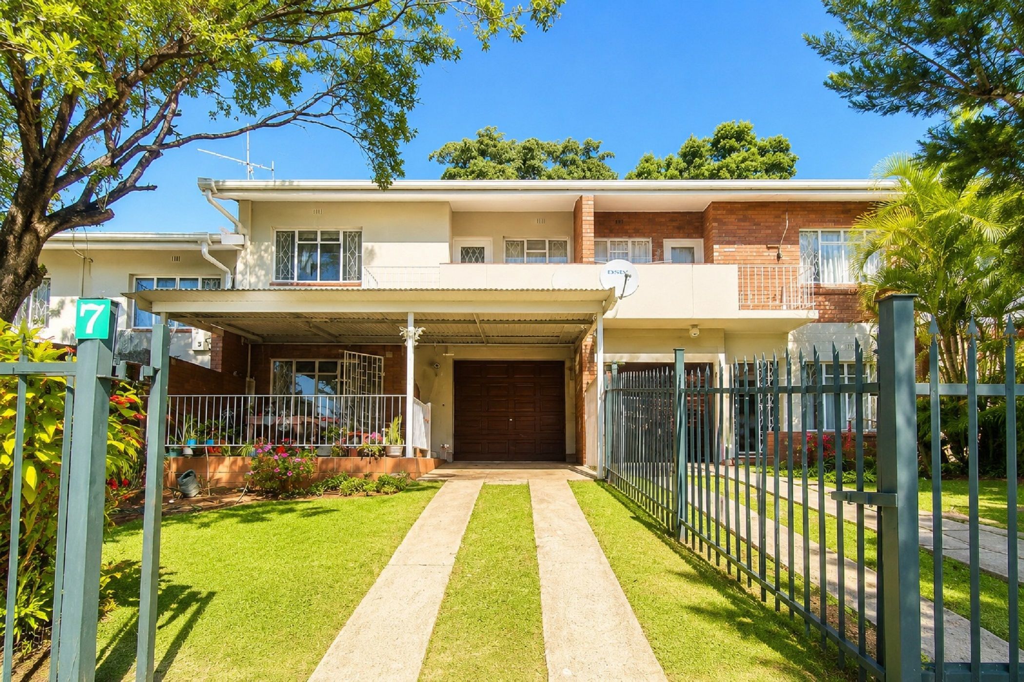 Townhouse for sale in Wembley - 1PM1745979