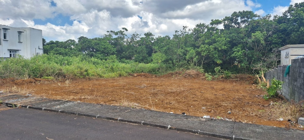 Residential vacant land for sale in Phoenix, Mauritius - MUR1738143 Residential vacant land for sale in Phoenix, Mauritius - MUR1738143