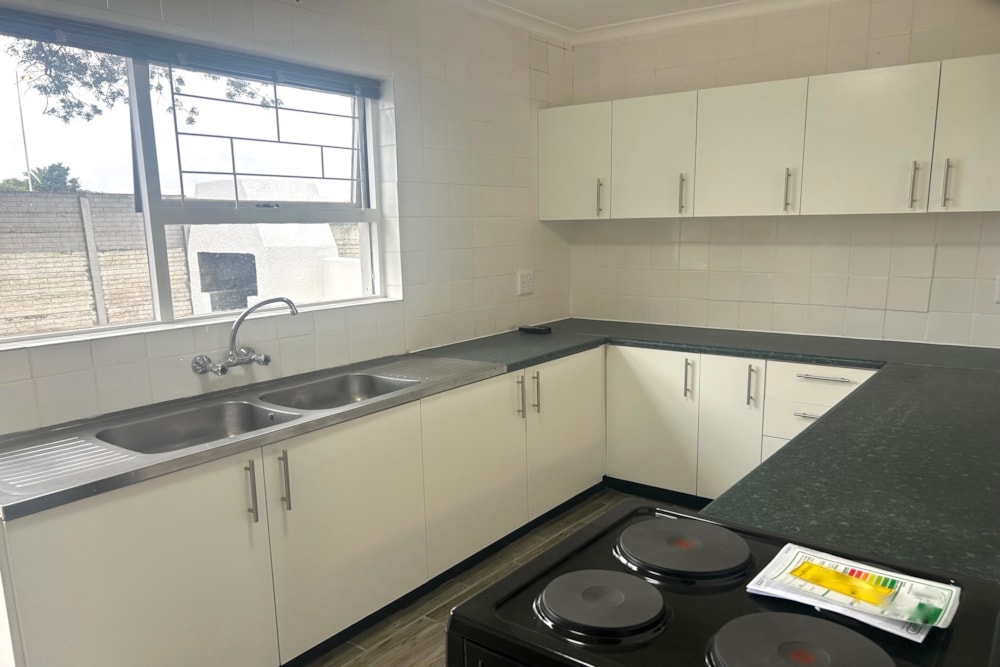 House to rent in Blouberg Rise - 1TV1747163