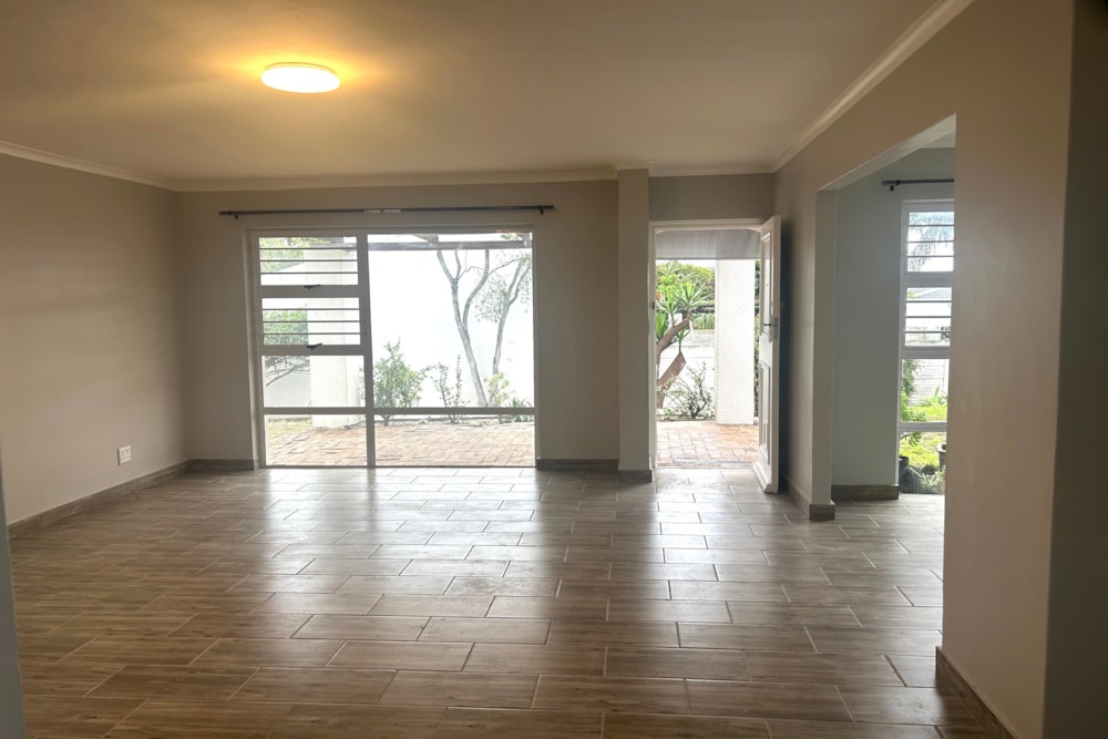 House to rent in Blouberg Rise - 1TV1747163
