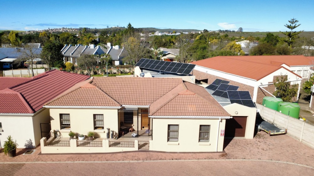 Single-storey house for sale in Riversdale, Garden Route - 1SR1741425 Single-storey house for sale in Riversdale, Garden Route - 1SR1741425