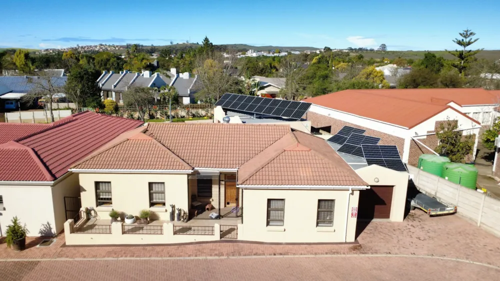 Single-storey house for sale in Riversdale, Garden Route - 1SR1741425 Single-storey house for sale in Riversdale, Garden Route - 1SR1741425