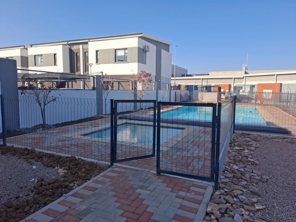 Townhouse to rent in Broadhurst, Botswana - 3BO1742353