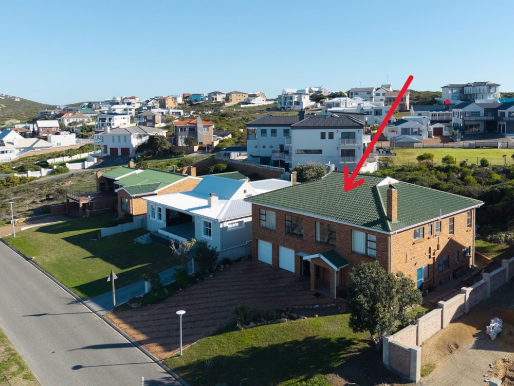 Double-storey house for sale in Struisbaai - 1SW1742540 Double-storey house for sale in Struisbaai - 1SW1742540