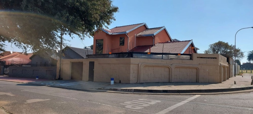 House for sale in Eldorado Park - 1GV1744402 House for sale in Eldorado Park - 1GV1744402