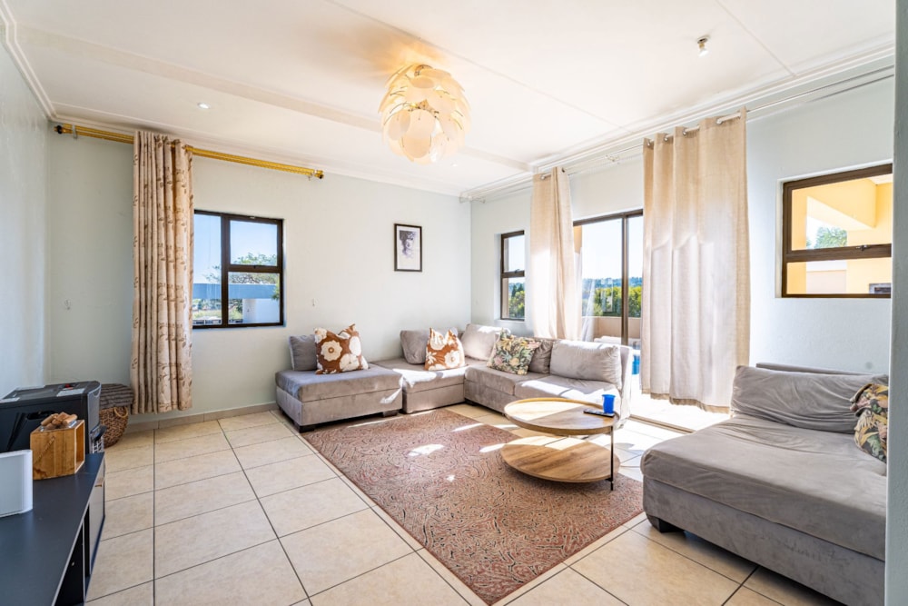 Double-storey house for sale in Kyalami Hills - MR1744371